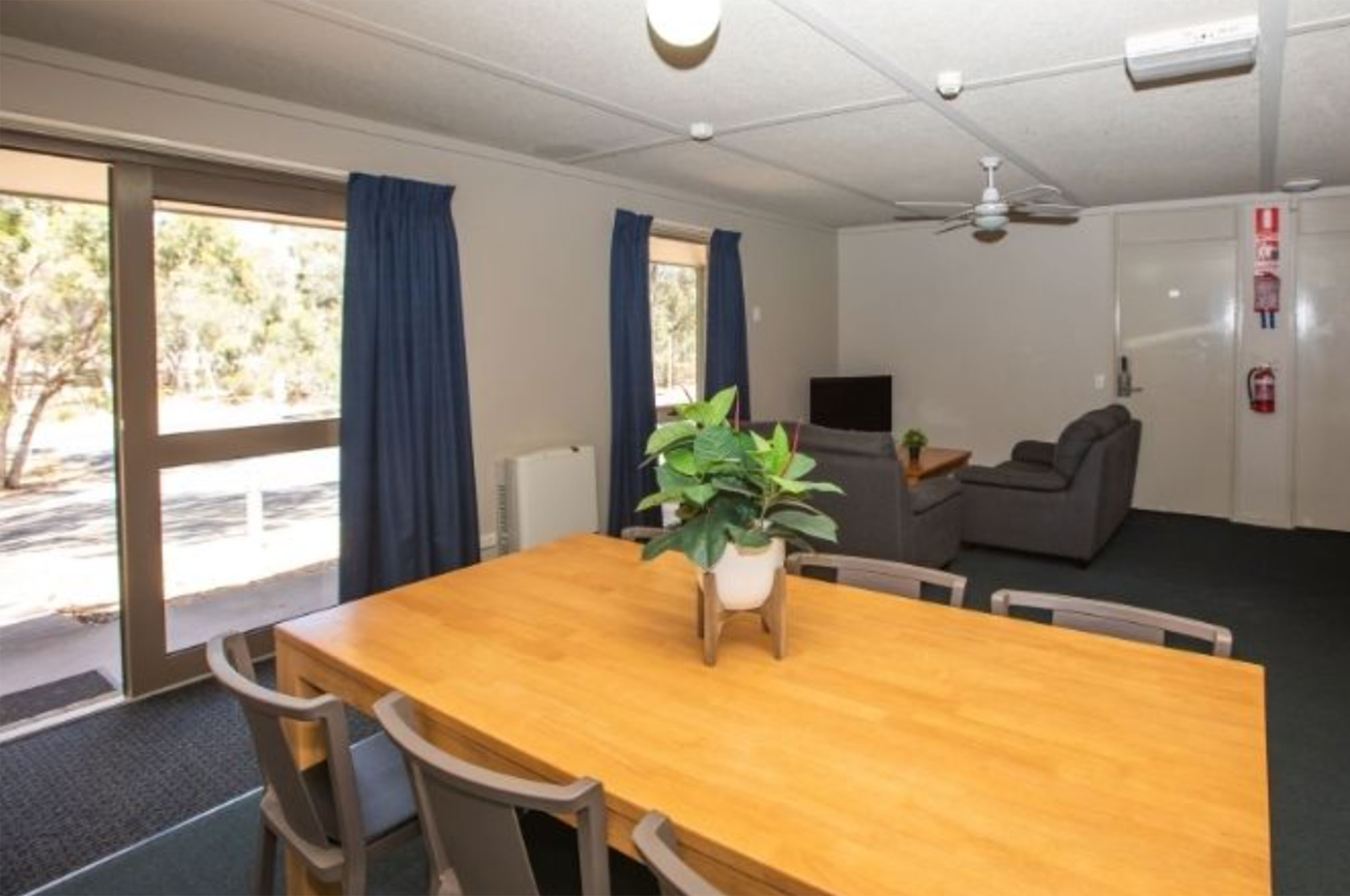 Image of the Villas accommodation dining