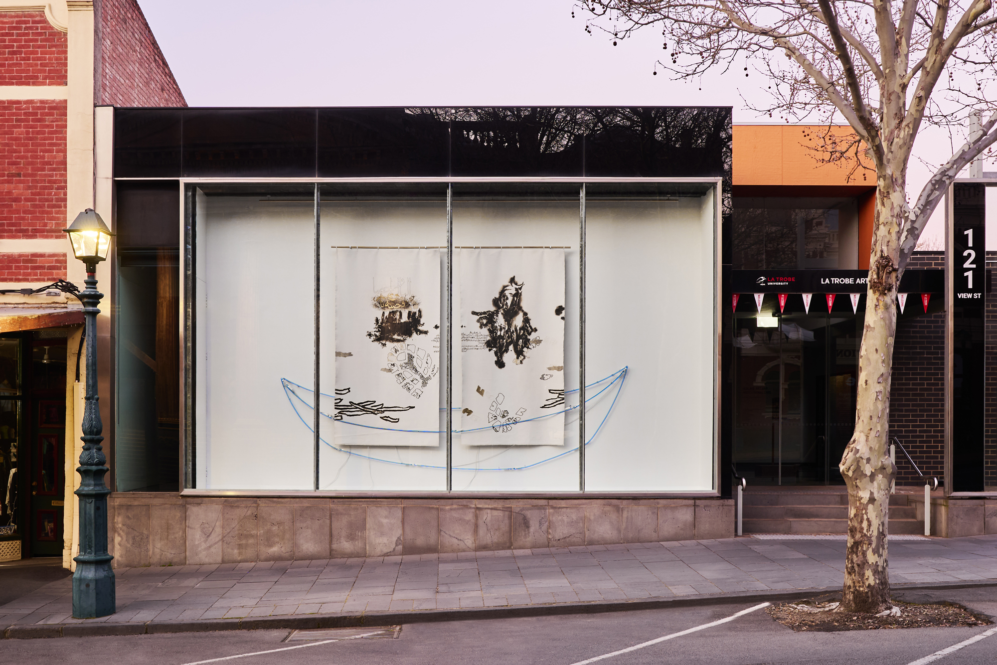 Elyas Alavi and Fazil Mousavi facade commission