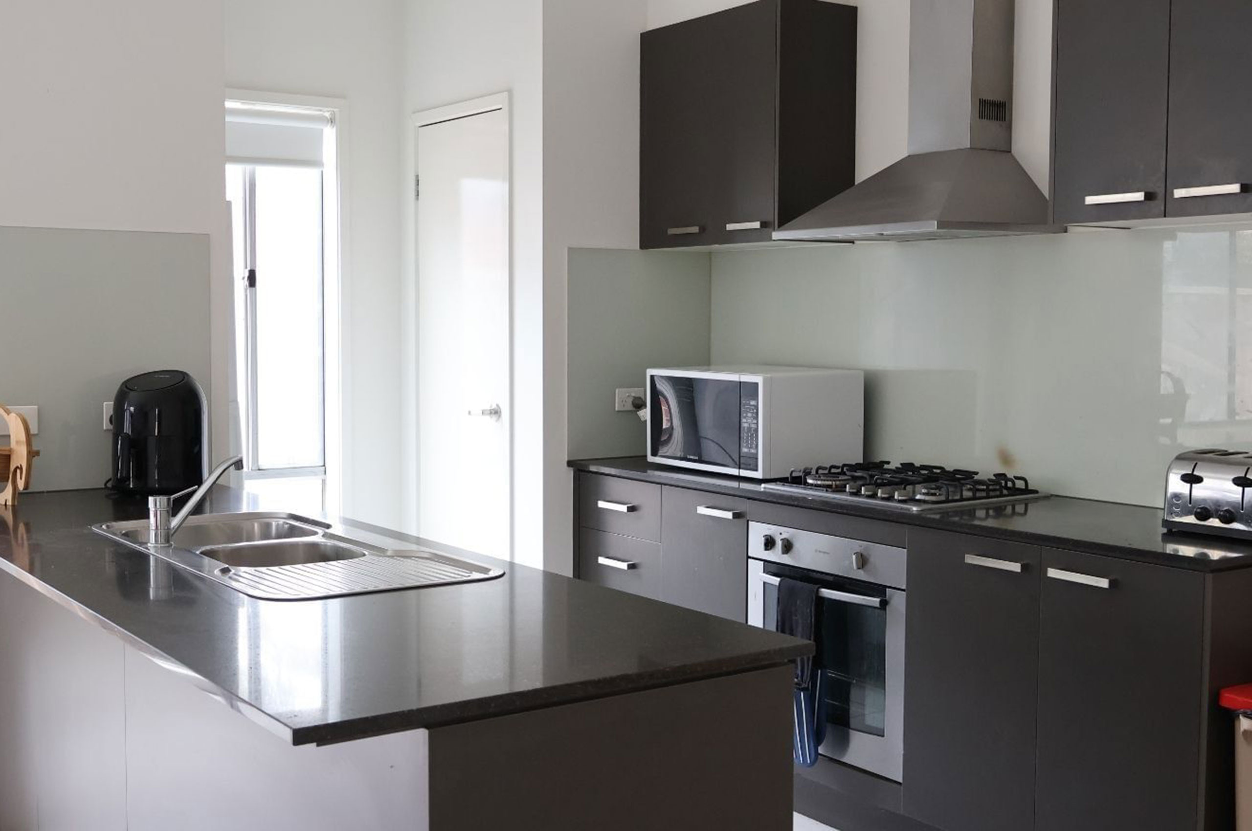 Image of Ballarat accommodation kitchen