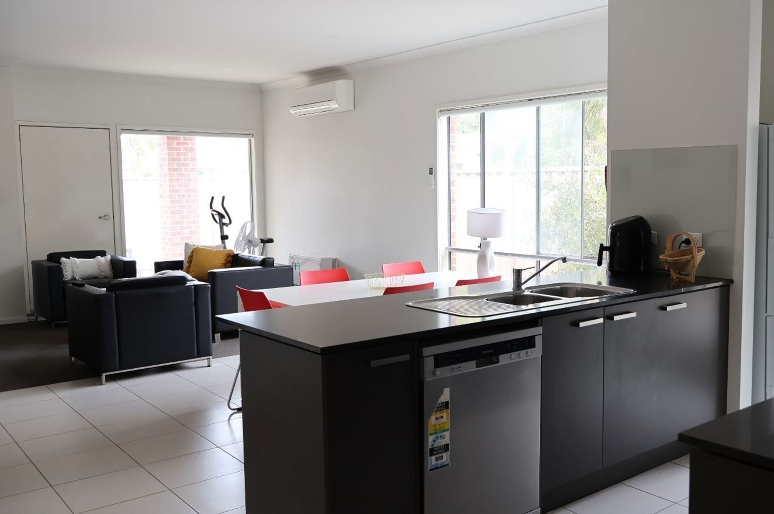 Image of Ballarat accommodation kitchen