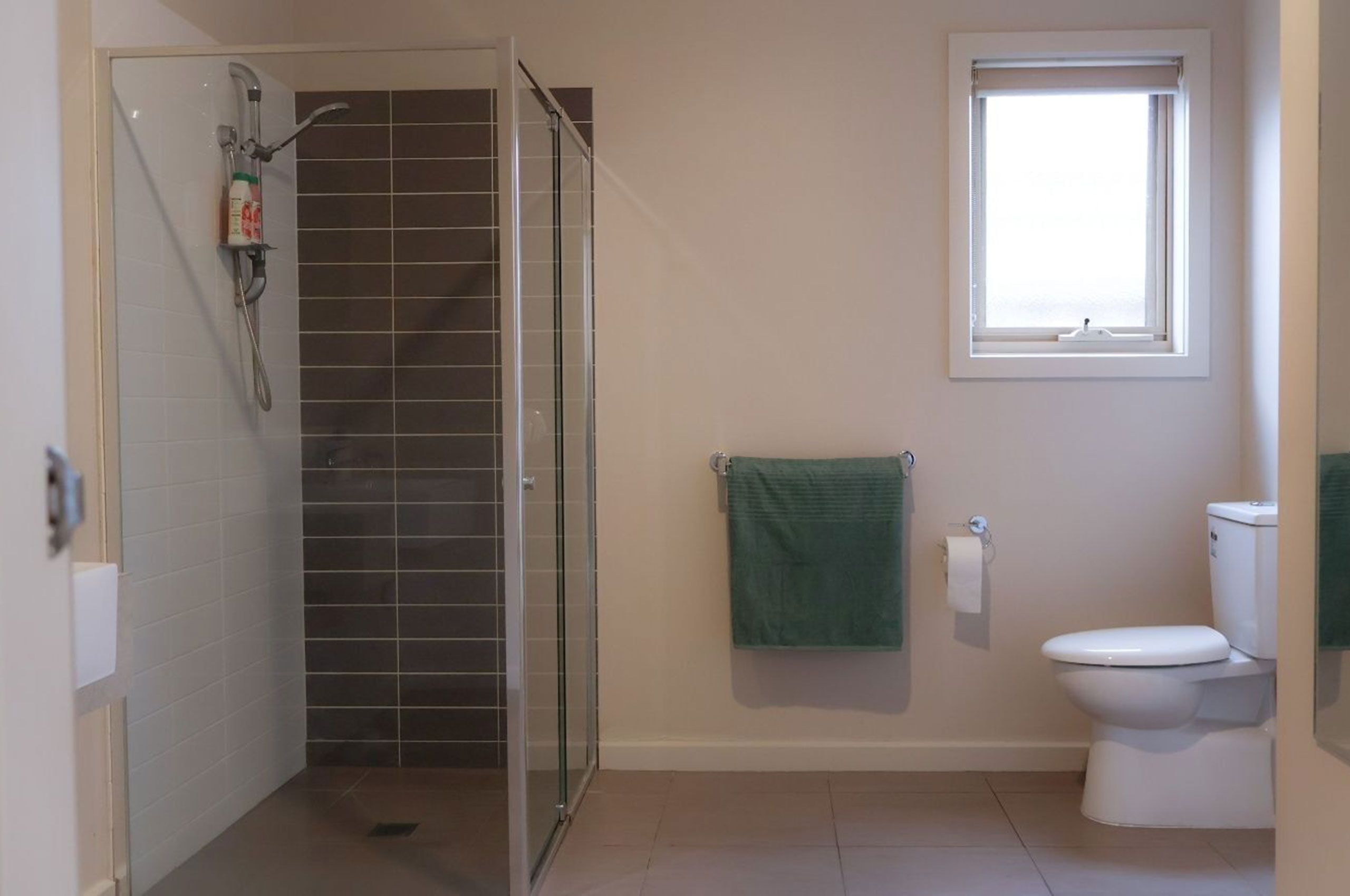 Image of Melton accommodation bathroom