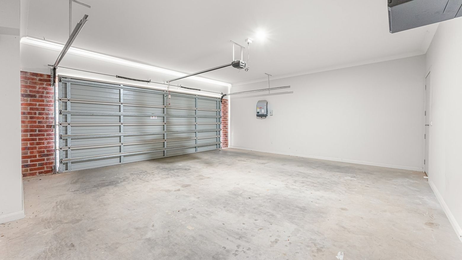 Image of Mildura accommodation garage.