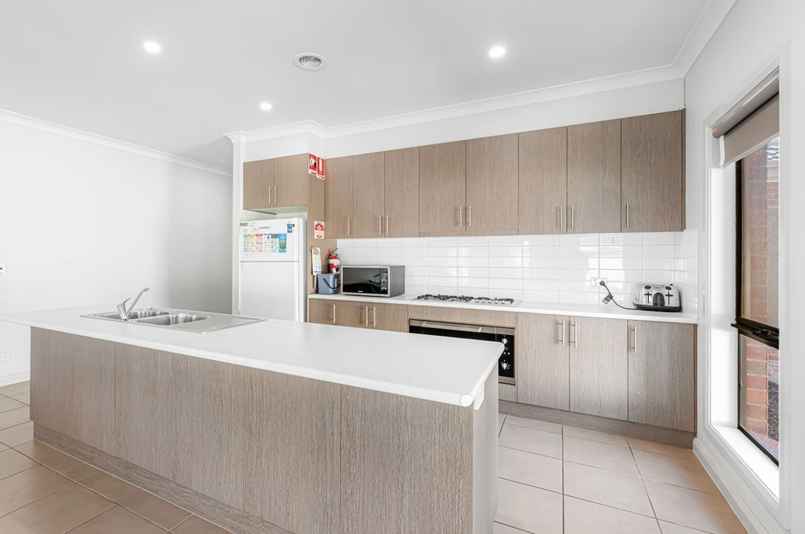 Image of Mildura accommodation kitchen.