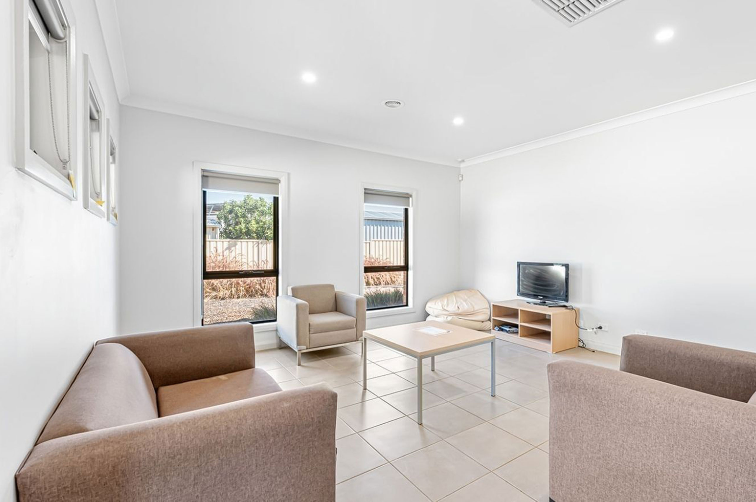 Image of Mildura accommodation living area.