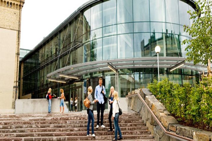 University of Gothenborg, Careers and Opportunities, La Trobe University